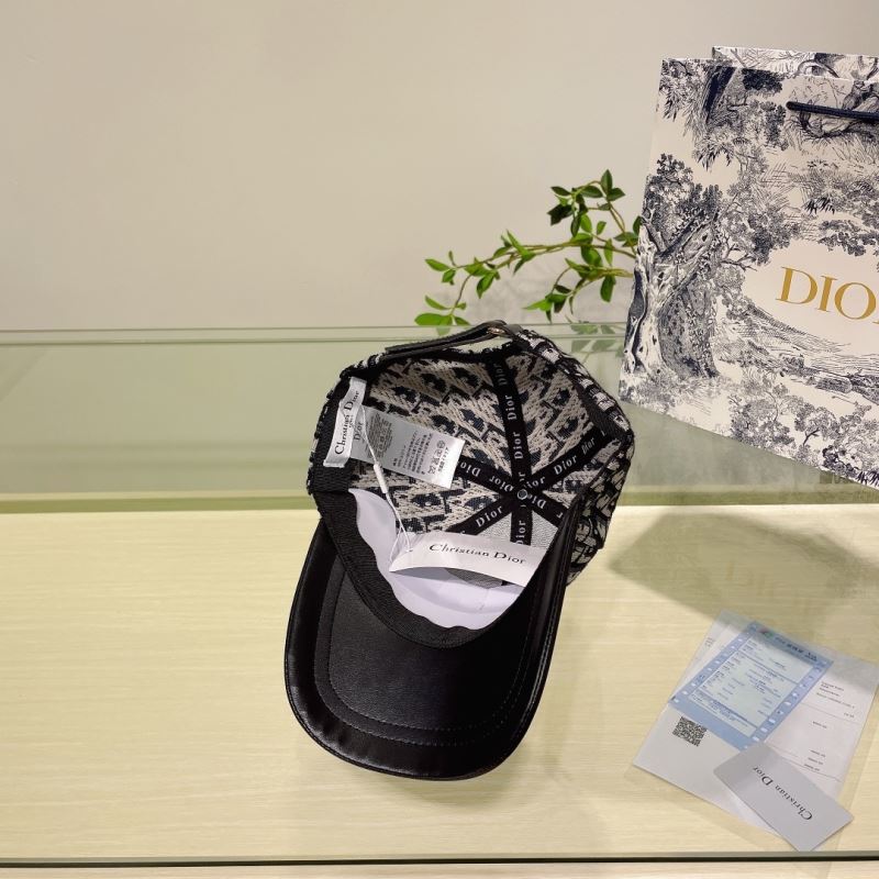 CHRISTIAN DIOR